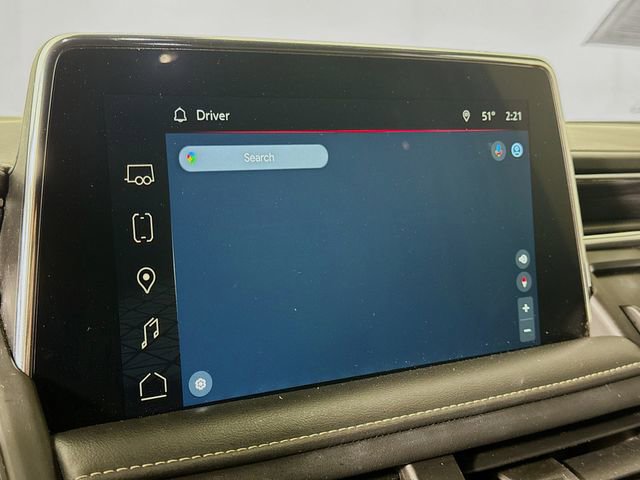 Used 2022 GMC Yukon XL SLT w/ SLT Premium Package image 16