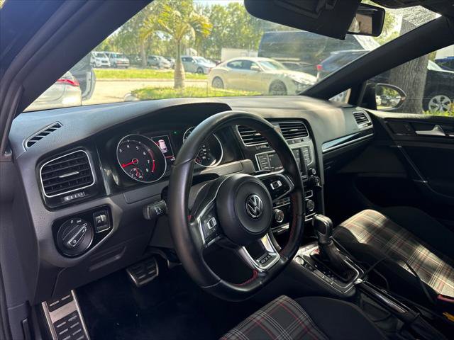 Used 2017 Volkswagen GTI SE FWD image 14