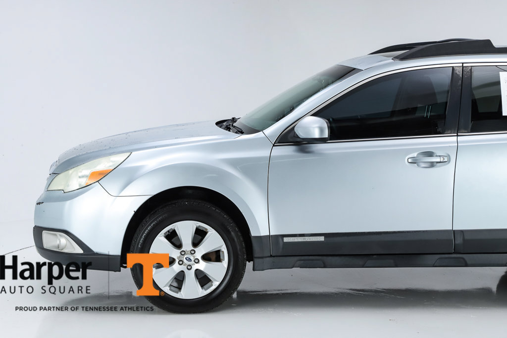 Used 2012 Subaru Outback 2.5i Limited w/ Moonroof Pkg AWD/4WD image 3