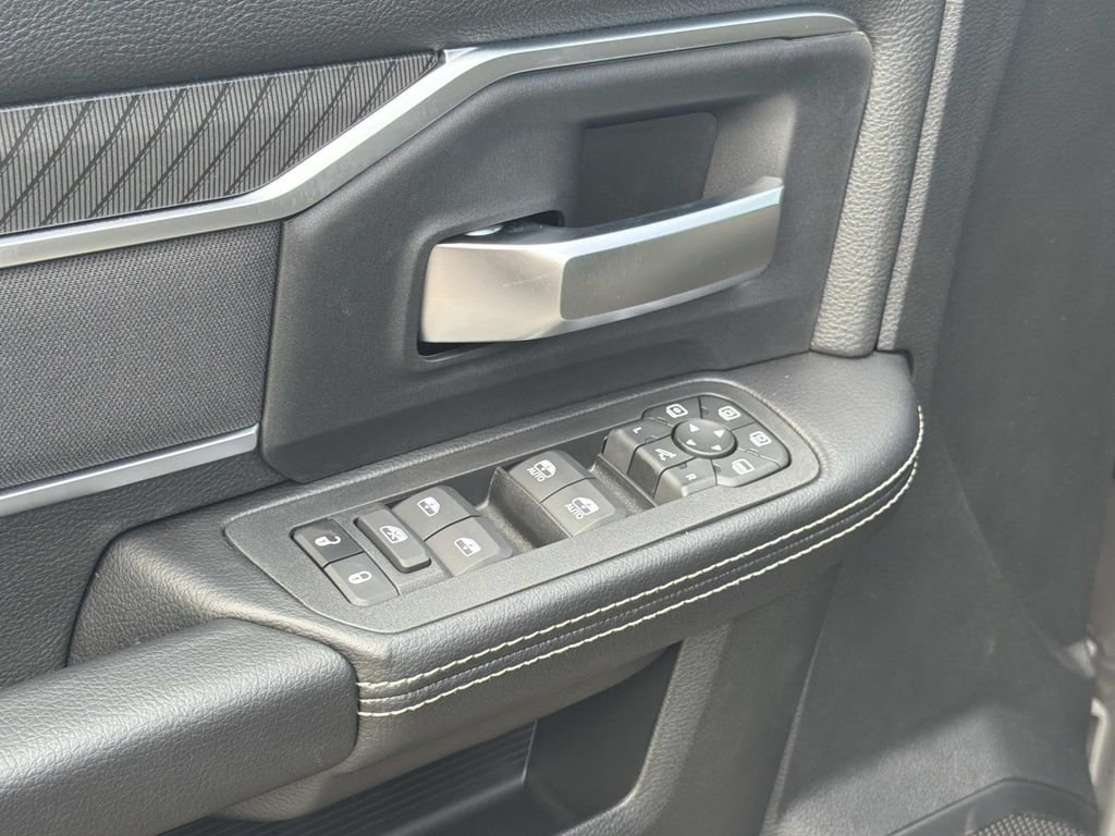 New 2026 RAM 2500 Big Horn AWD/4WD image 17