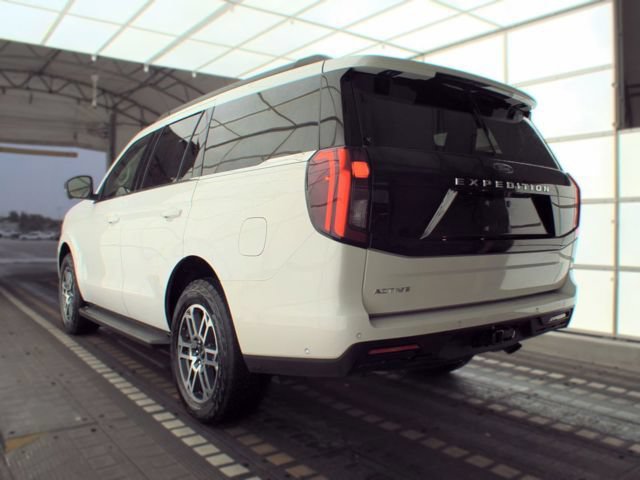 Used 2025 Ford Expedition Active AWD/4WD image 4
