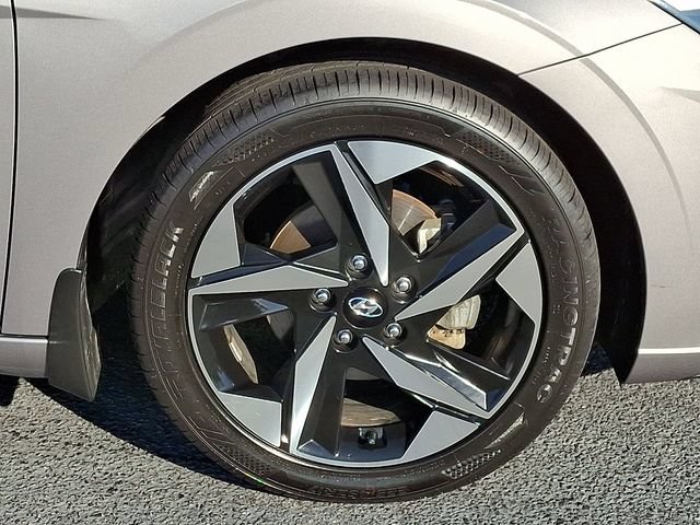 Used 2023 Hyundai Elantra SEL FWD image 11