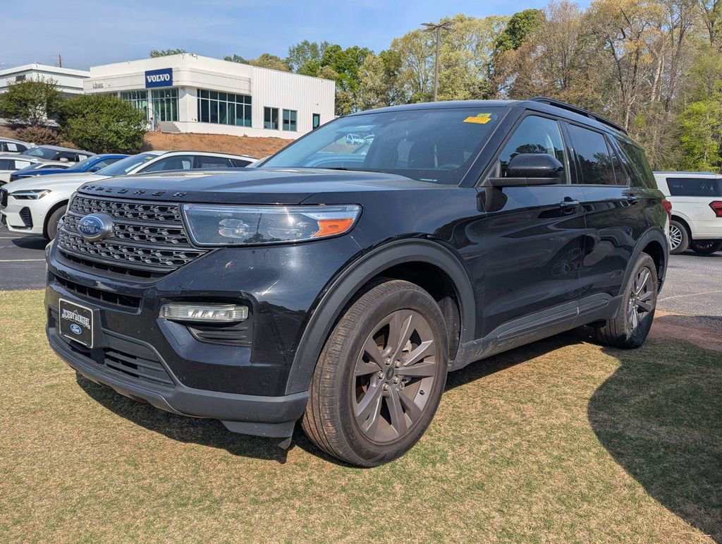 Used 2023 Ford Explorer XLT w/ Equipment Group 202A image 2