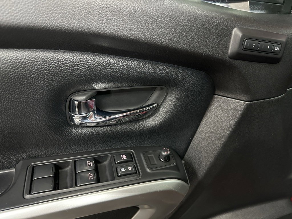 Used 2017 Nissan Titan PRO-4X w/ Pro-4x Convenience Package image 21