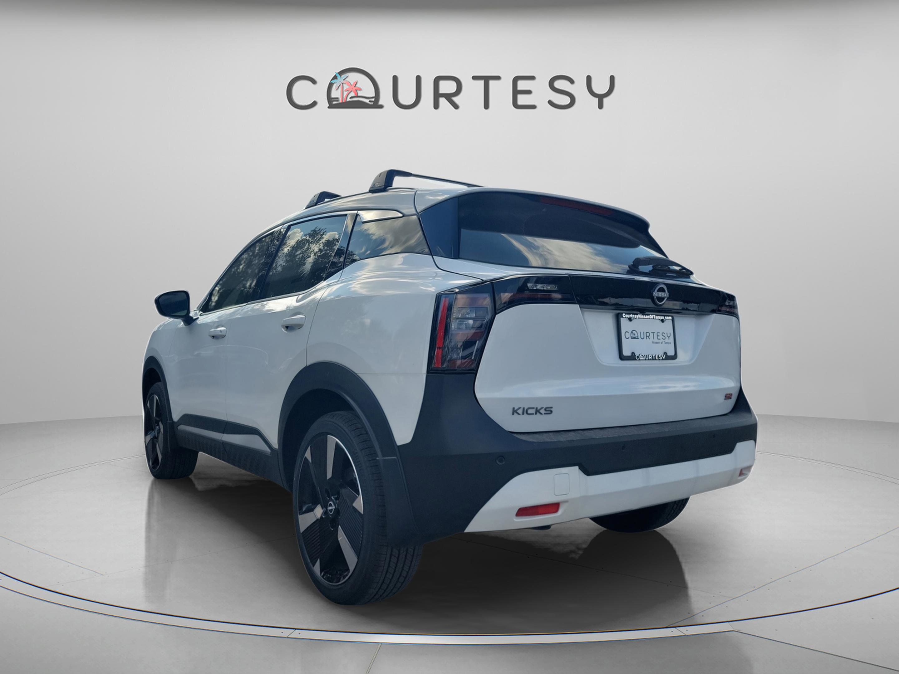 New 2026 Nissan Kicks SR w/ SR Premium Package image 4