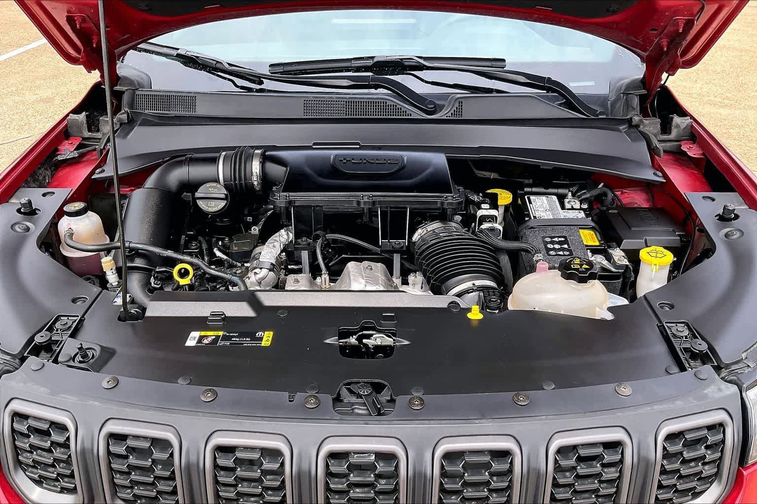 Used 2025 Jeep Compass Trailhawk AWD/4WD image 9