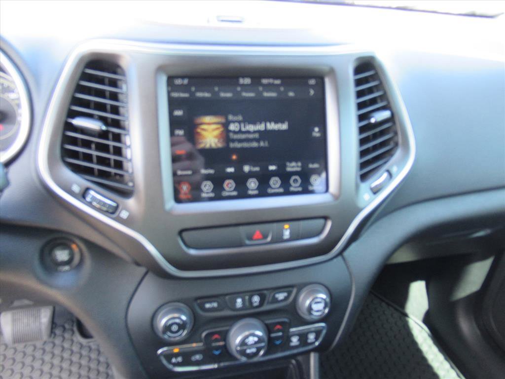 Used 2022 Jeep Cherokee Trailhawk w/ Premium Leather Package AWD/4WD image 27