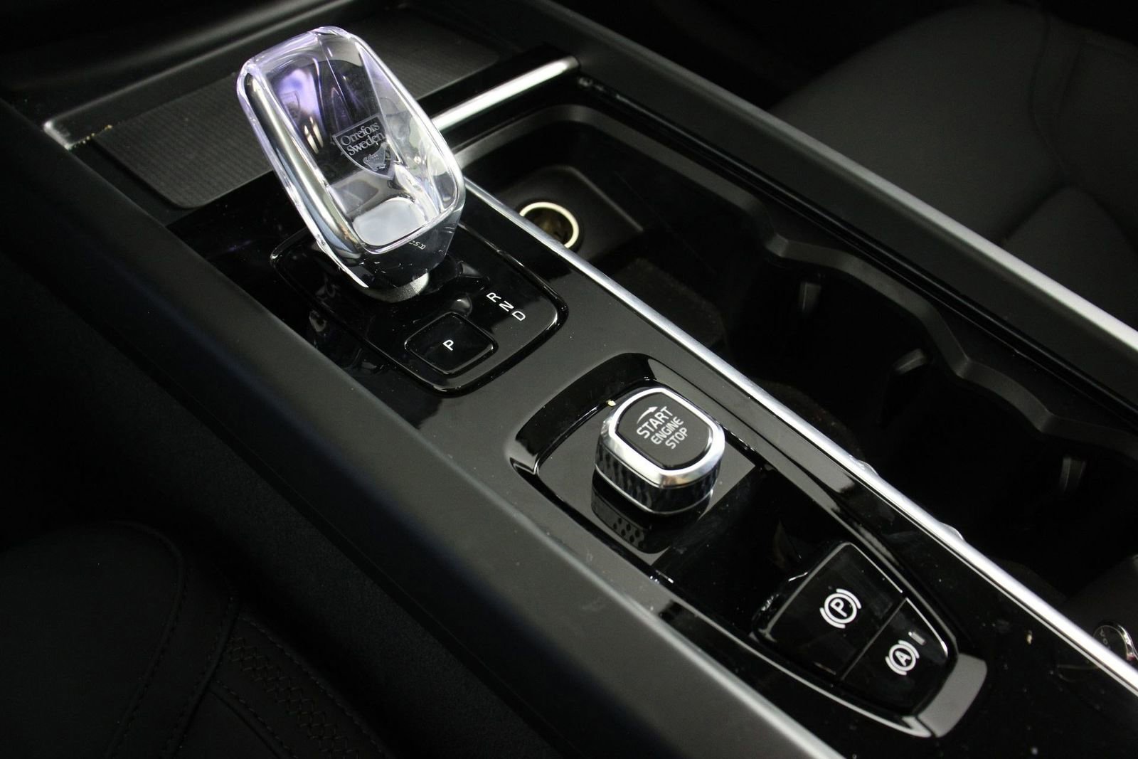 Certified 2026 Volvo XC60 B5 Plus AWD/4WD image 15