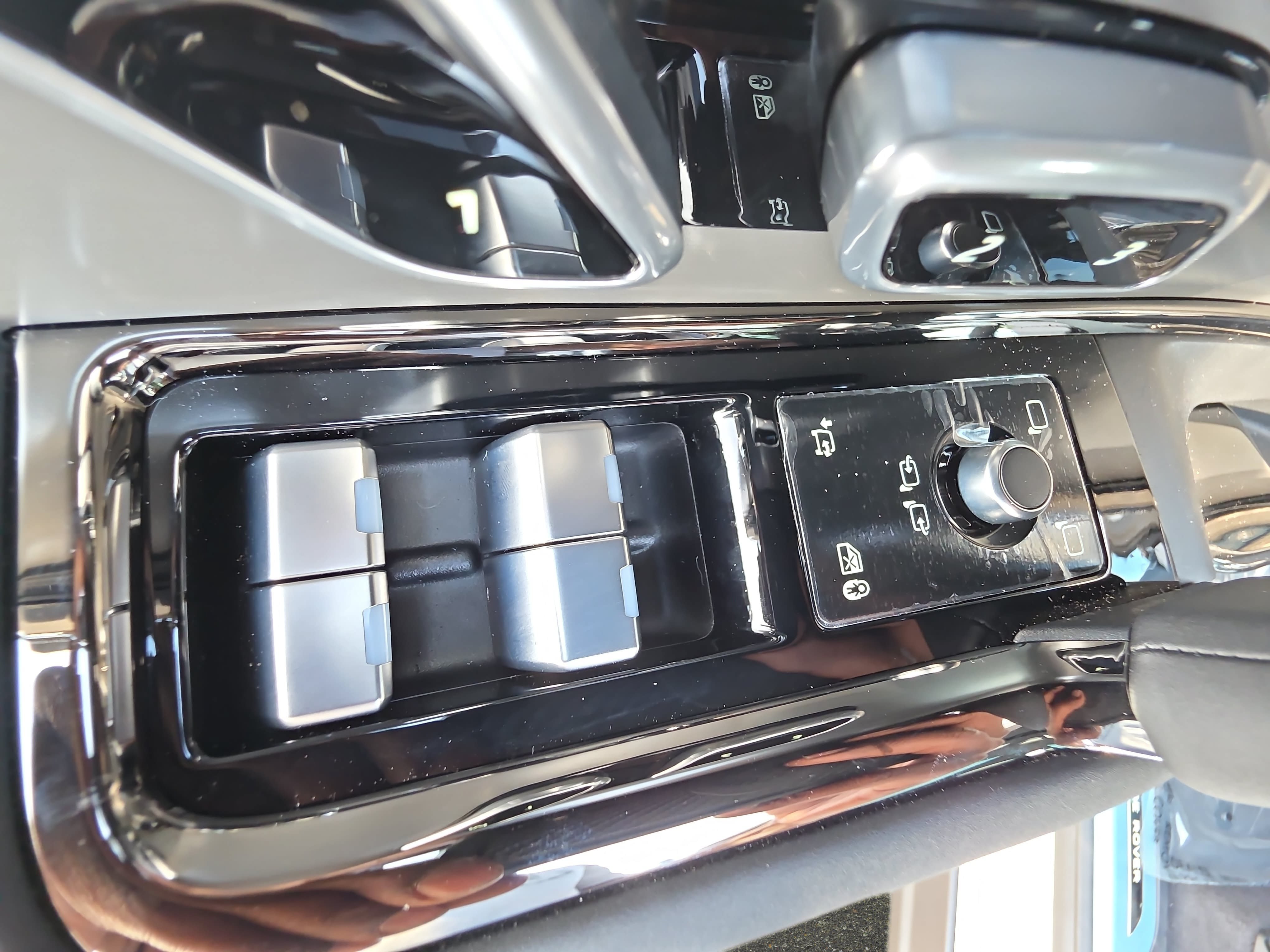 New 2026 Land Rover Range Rover Sport Dynamic SE AWD/4WD image 28
