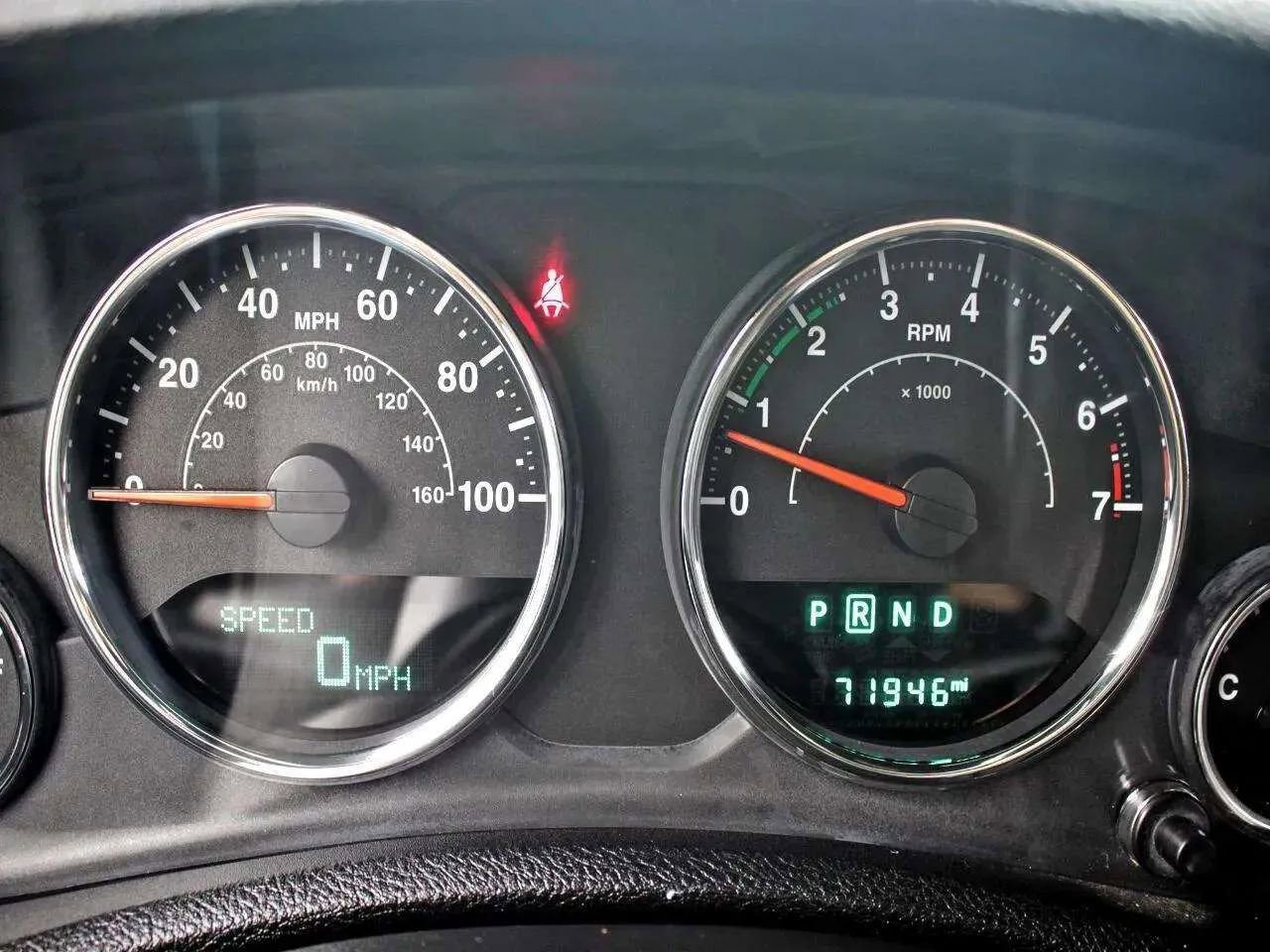 Used 2016 Jeep Wrangler Unlimited Rubicon w/ Connectivity Group image 11