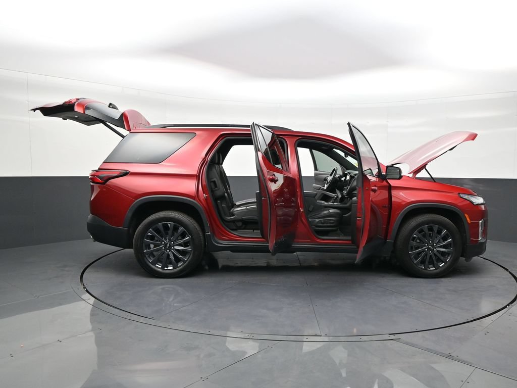 Used 2022 Chevrolet Traverse RS FWD image 31