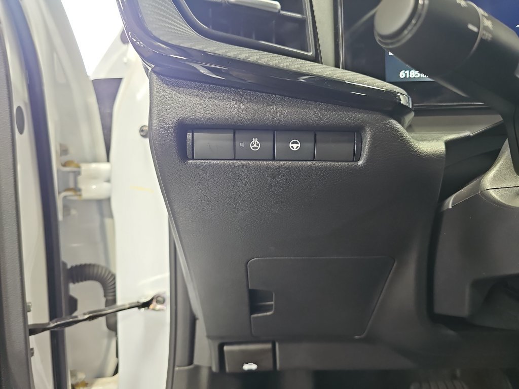 Certified 2026 Nissan Kicks SR w/ SR Premium Package AWD/4WD image 25