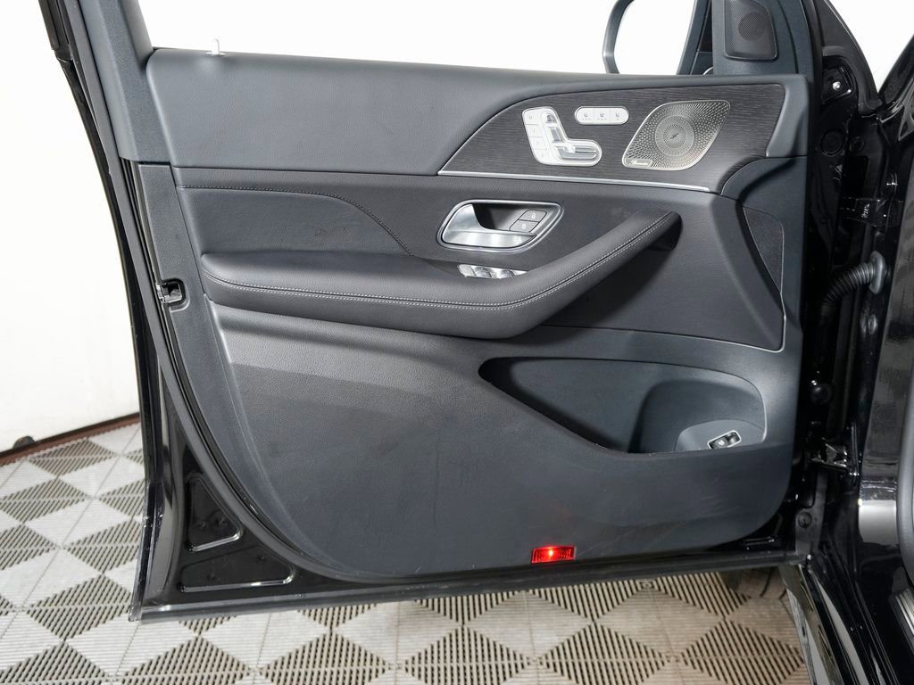 Used 2026 Mercedes-Benz GLE 580 4MATIC image 11