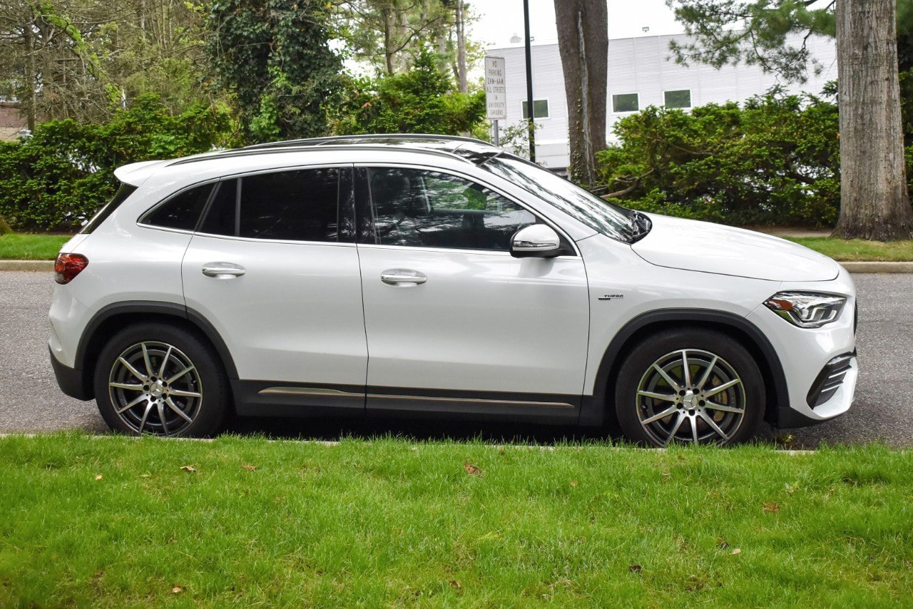 Used 2021 Mercedes-Benz GLA 35 AMG 4MATIC w/ Premium Package image 9