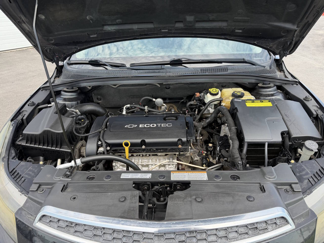 Used 2011 Chevrolet Cruze LS w/ Connectivity Package FWD image 16