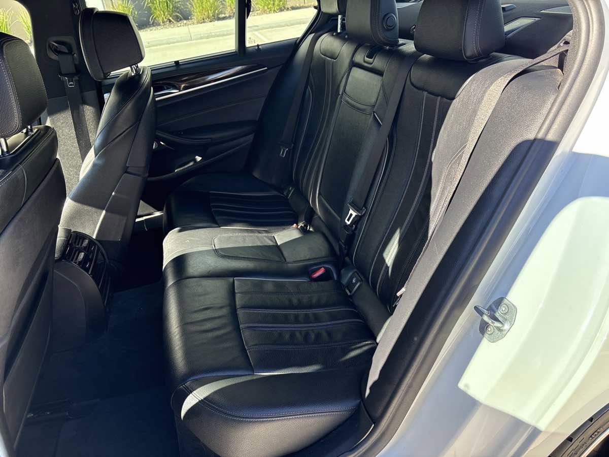 Used 2019 BMW 540i w/ M Sport Package image 12