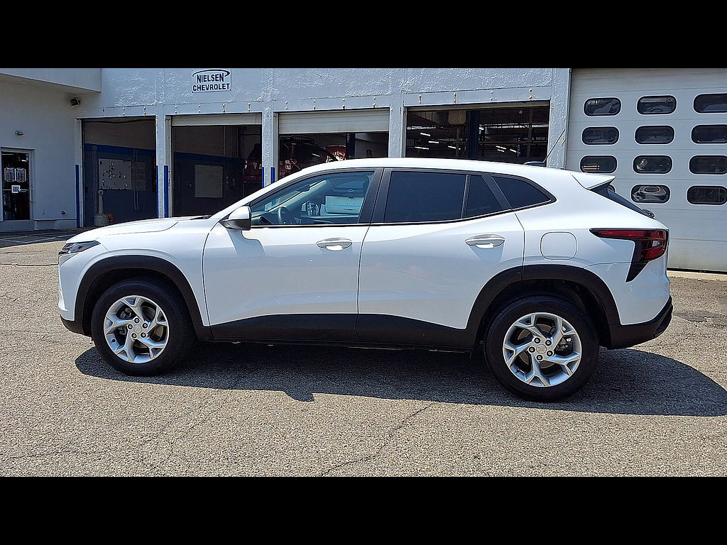 Certified 2024 Chevrolet Trax LS w/ LS Convenience Package FWD image 5