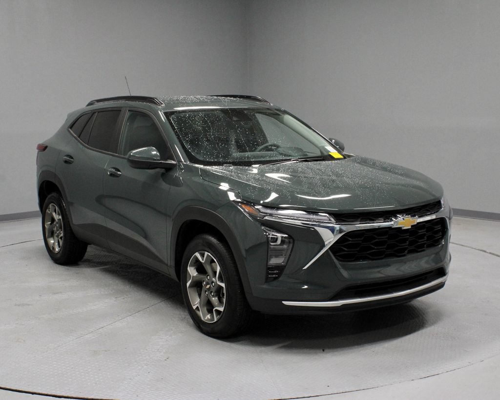 Used 2025 Chevrolet Trax LT
