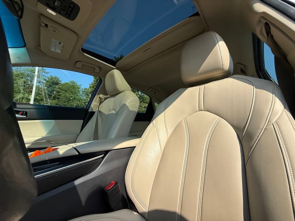 Used 2022 Toyota Avalon XLE w/ Moonroof Package FWD image 26