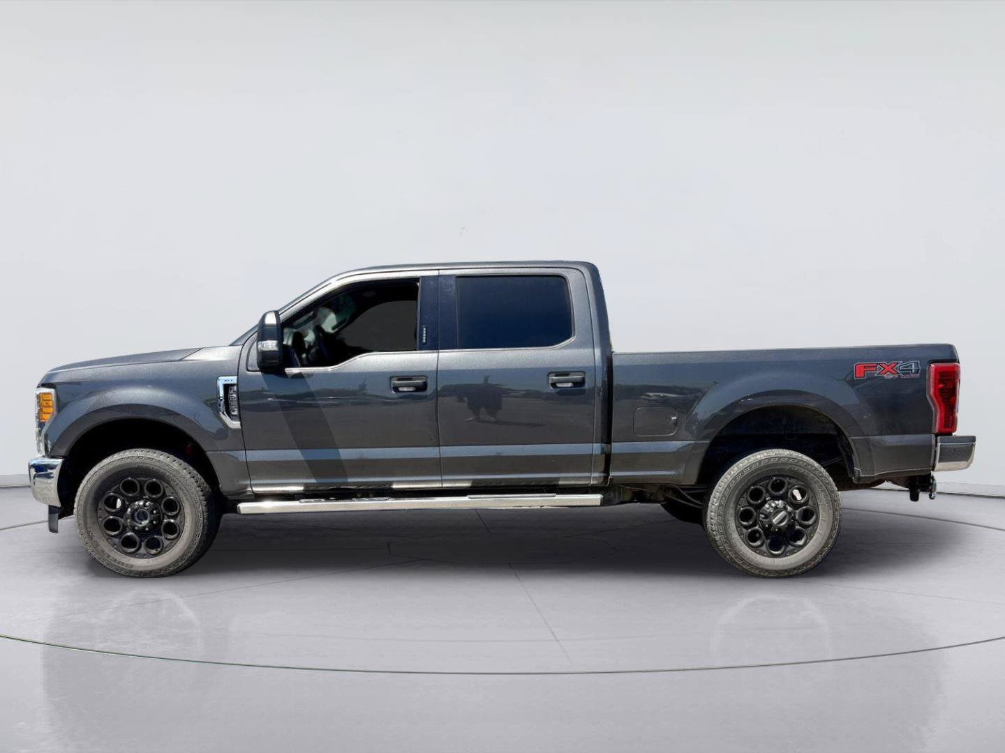 Used 2017 Ford F250 XLT w/ XLT Value Package AWD/4WD image 6