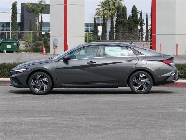 New 2025 Hyundai Elantra Limited image 6