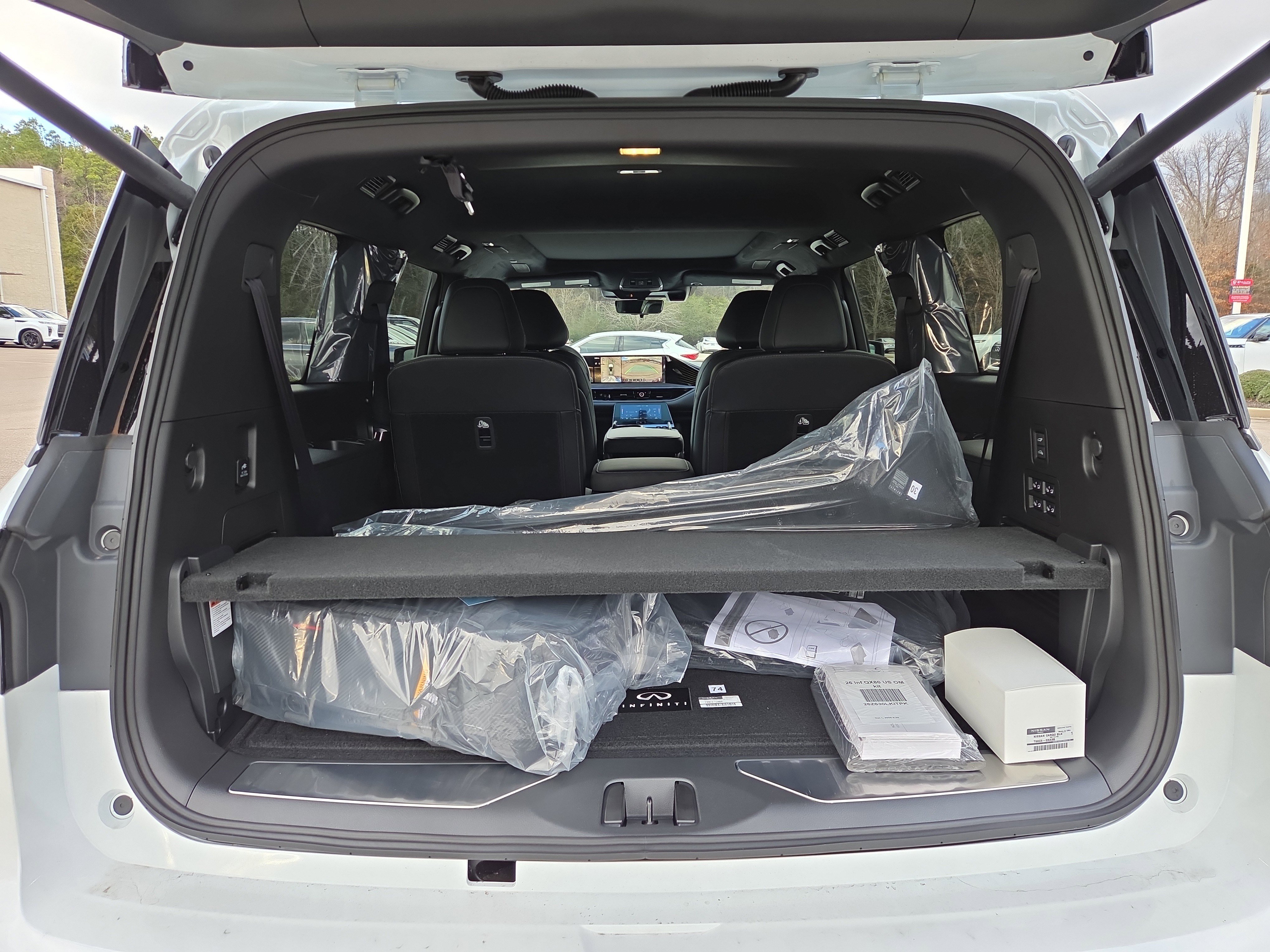 New 2026 INFINITI QX80 Autograph w/ Premium Cargo Package image 8