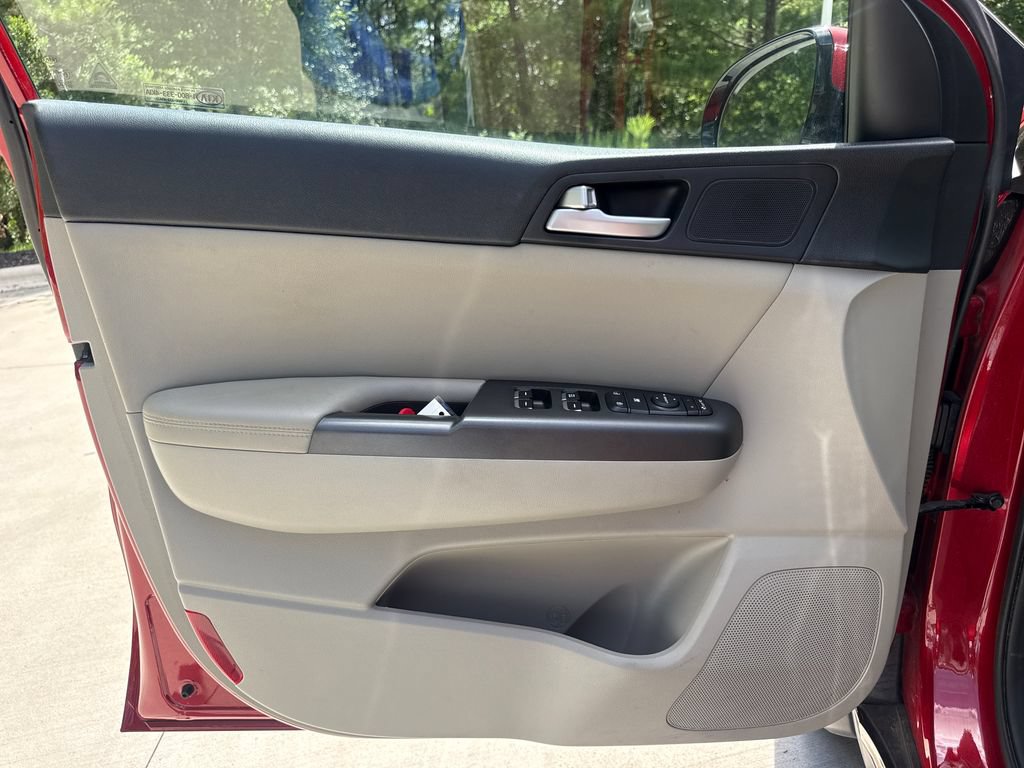 Used 2020 Kia Sportage S w/ S FWD Sunroof Package image 13
