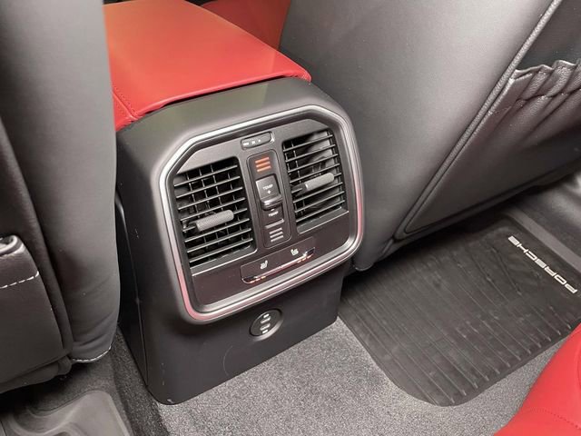 New 2026 Porsche Macan image 23