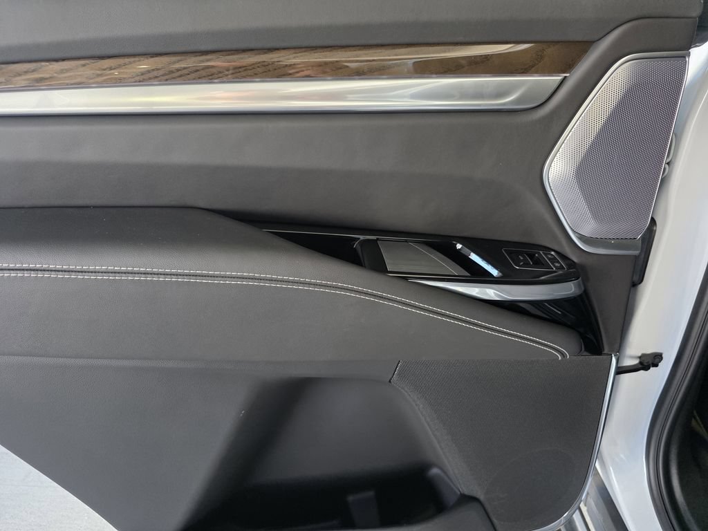 New 2026 Cadillac Escalade Platinum Sport AWD/4WD image 15