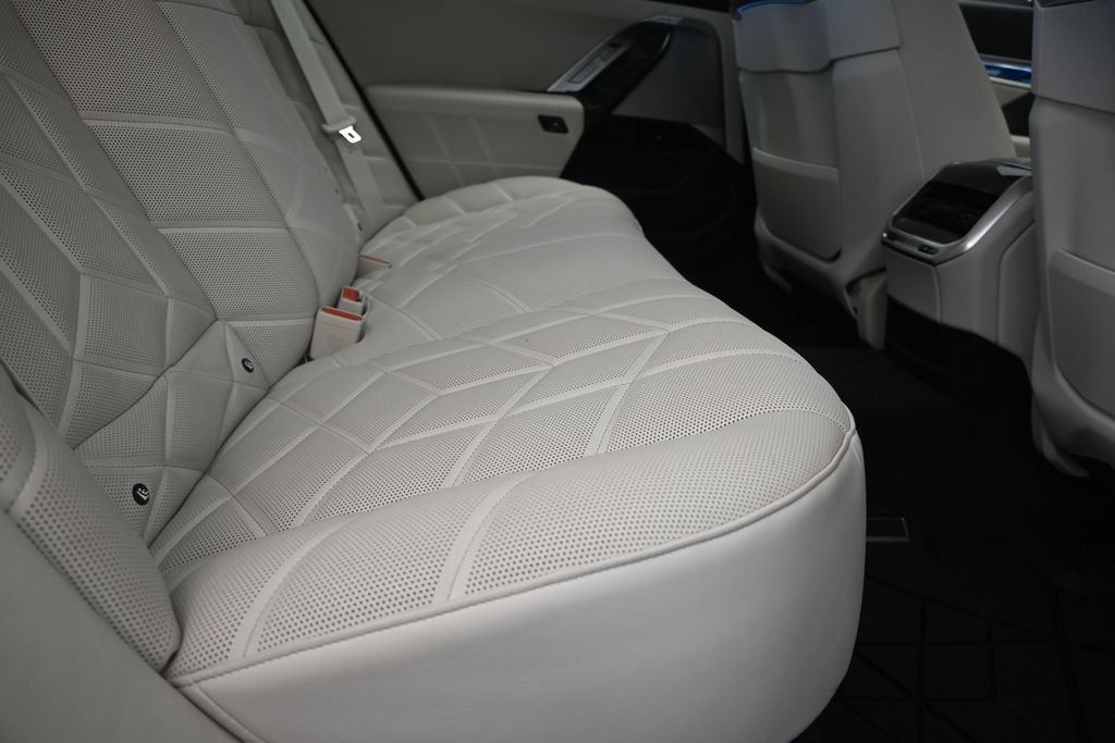 Certified 2024 BMW 740i w/ Executive Package RWD image 22