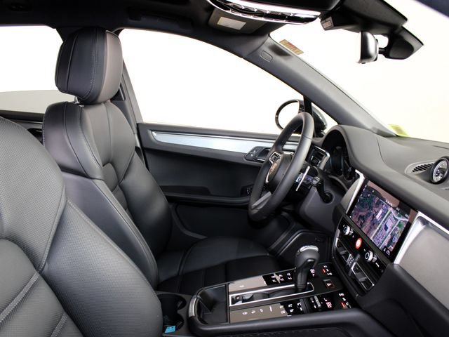 New 2026 Porsche Macan AWD/4WD image 31