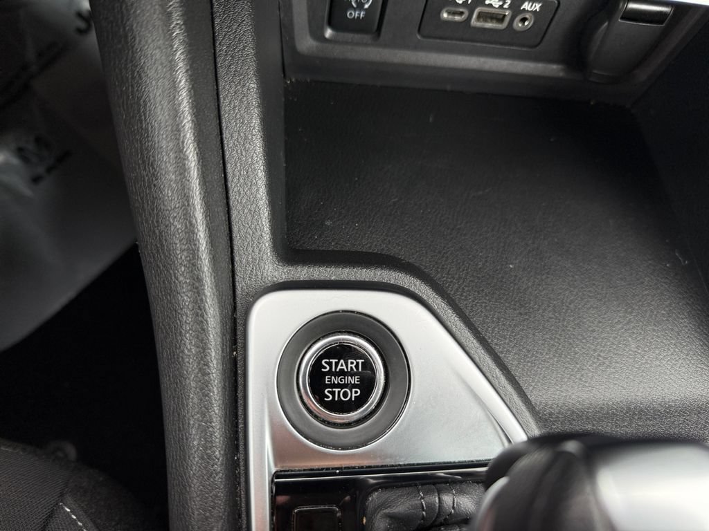Used 2025 Nissan Sentra SV FWD image 32