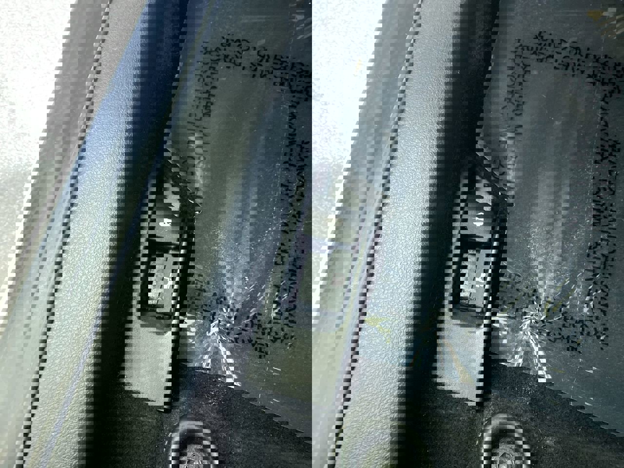 Used 2015 Toyota Camry LE image 10