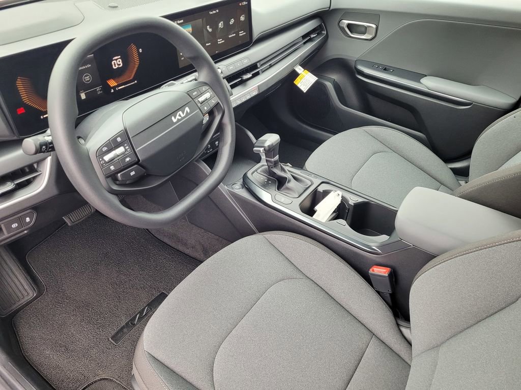 Used 2025 Kia K4 LXS image 8