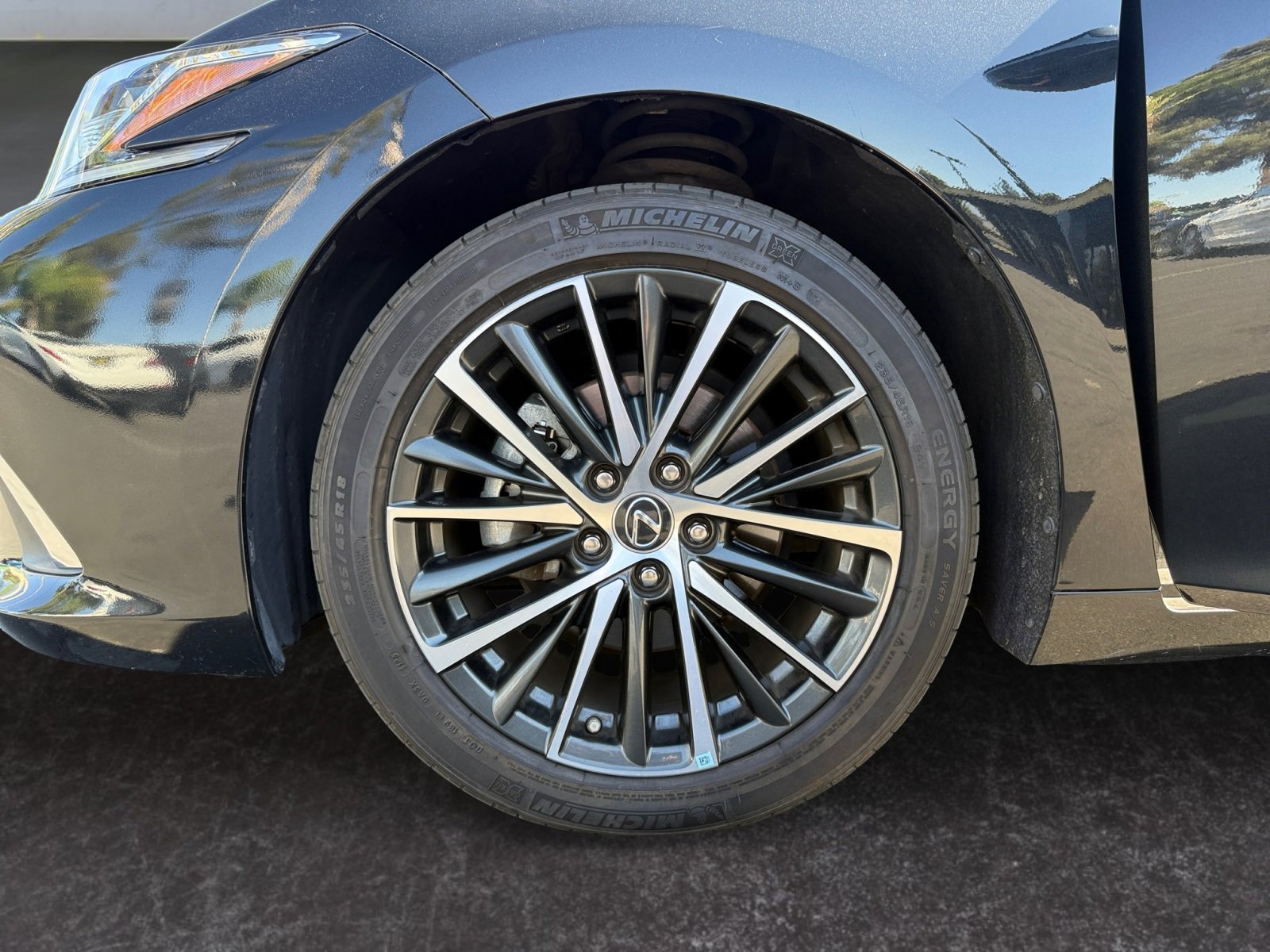 Used 2024 Lexus ES 300h w/ Premium Package image 14