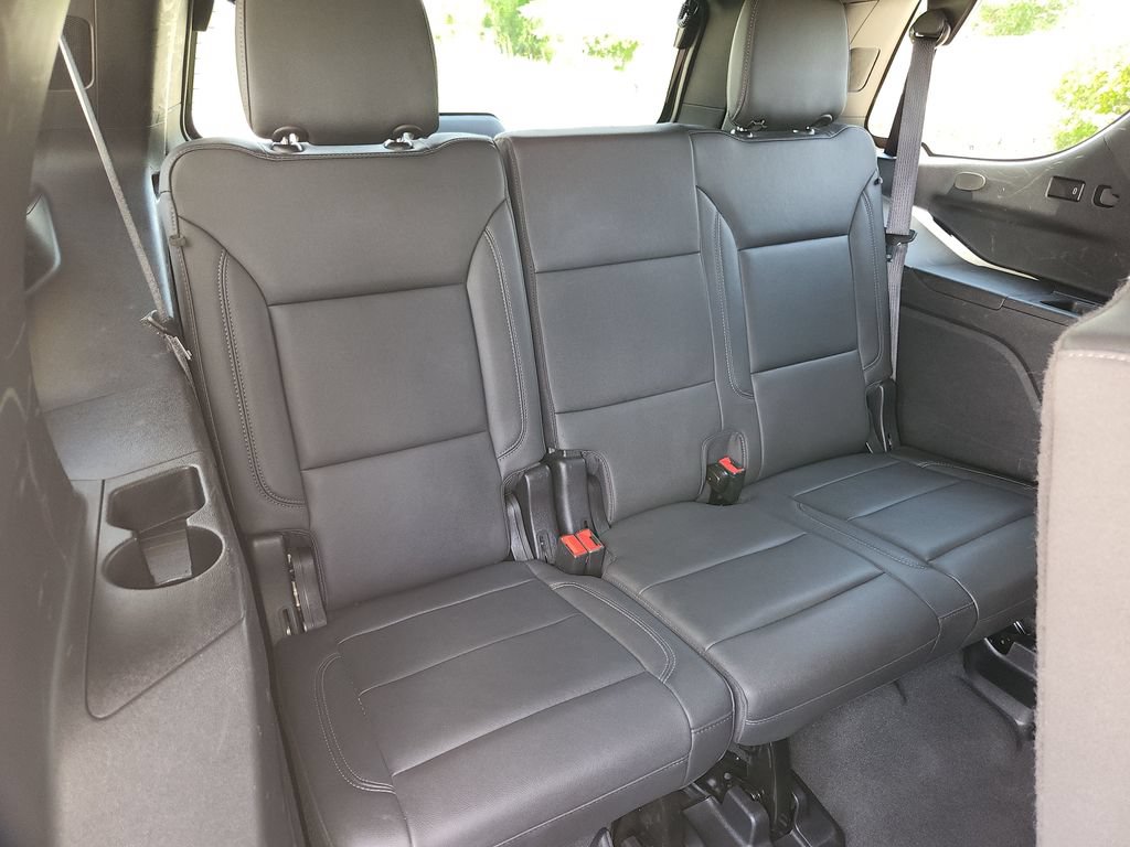 Used 2024 Chevrolet Tahoe LT w/ Luxury Package AWD/4WD image 15