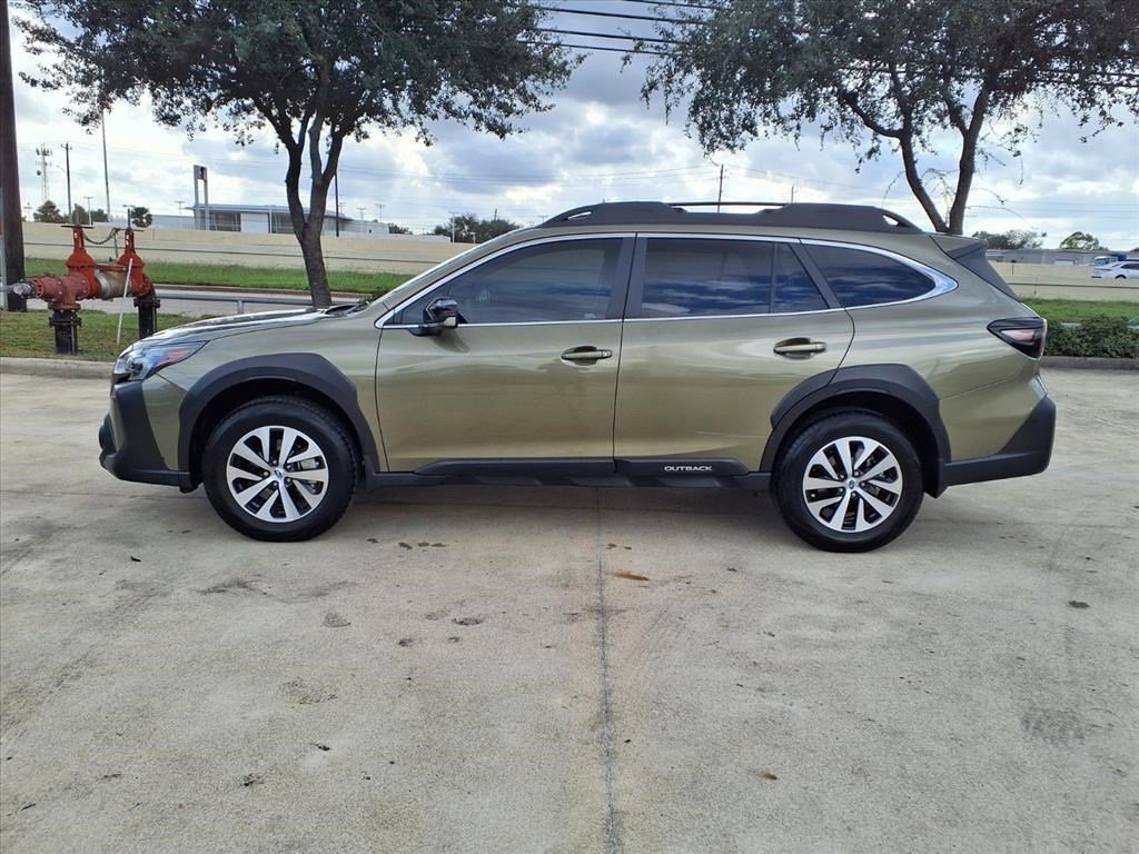 Used 2025 Subaru Outback Premium image 20
