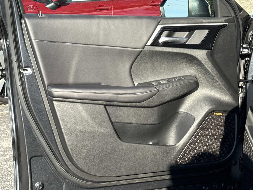 New 2026 Mitsubishi Outlander SE image 18