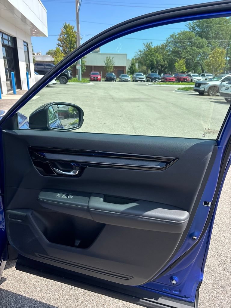 Used 2025 Honda CR-V EX-L image 9