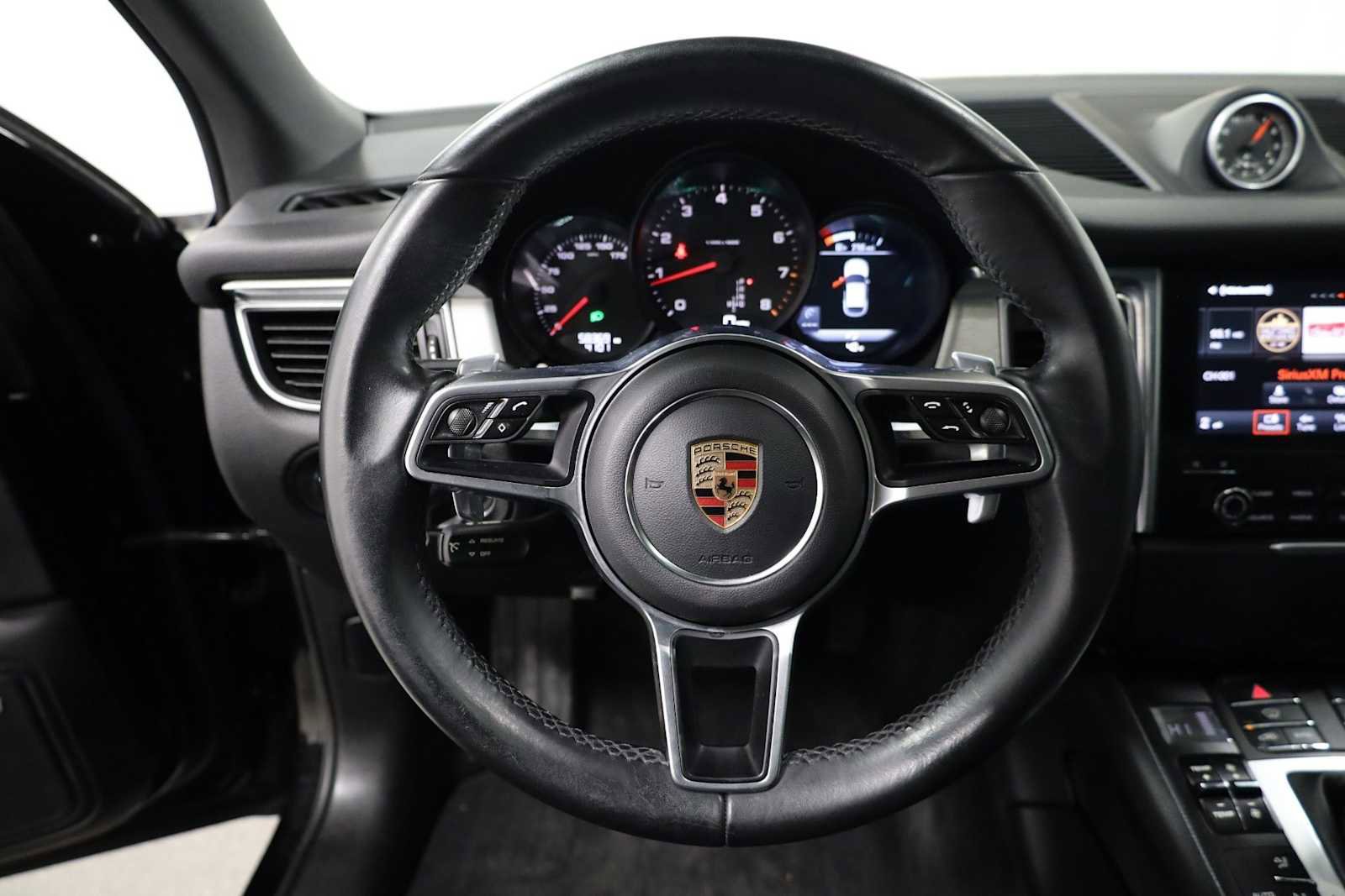 Used 2018 Porsche Macan image 25