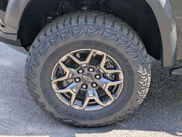 New 2026 Chevrolet Colorado ZR2 w/ Technology Package AWD/4WD image 34