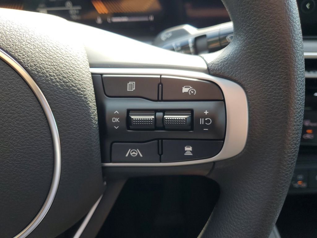 New 2026 Kia K5 LXS FWD image 30