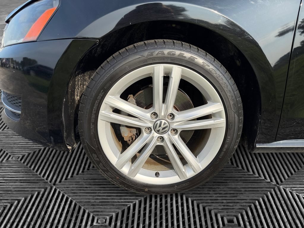 Used 2015 Volkswagen Passat TDI SE FWD image 12