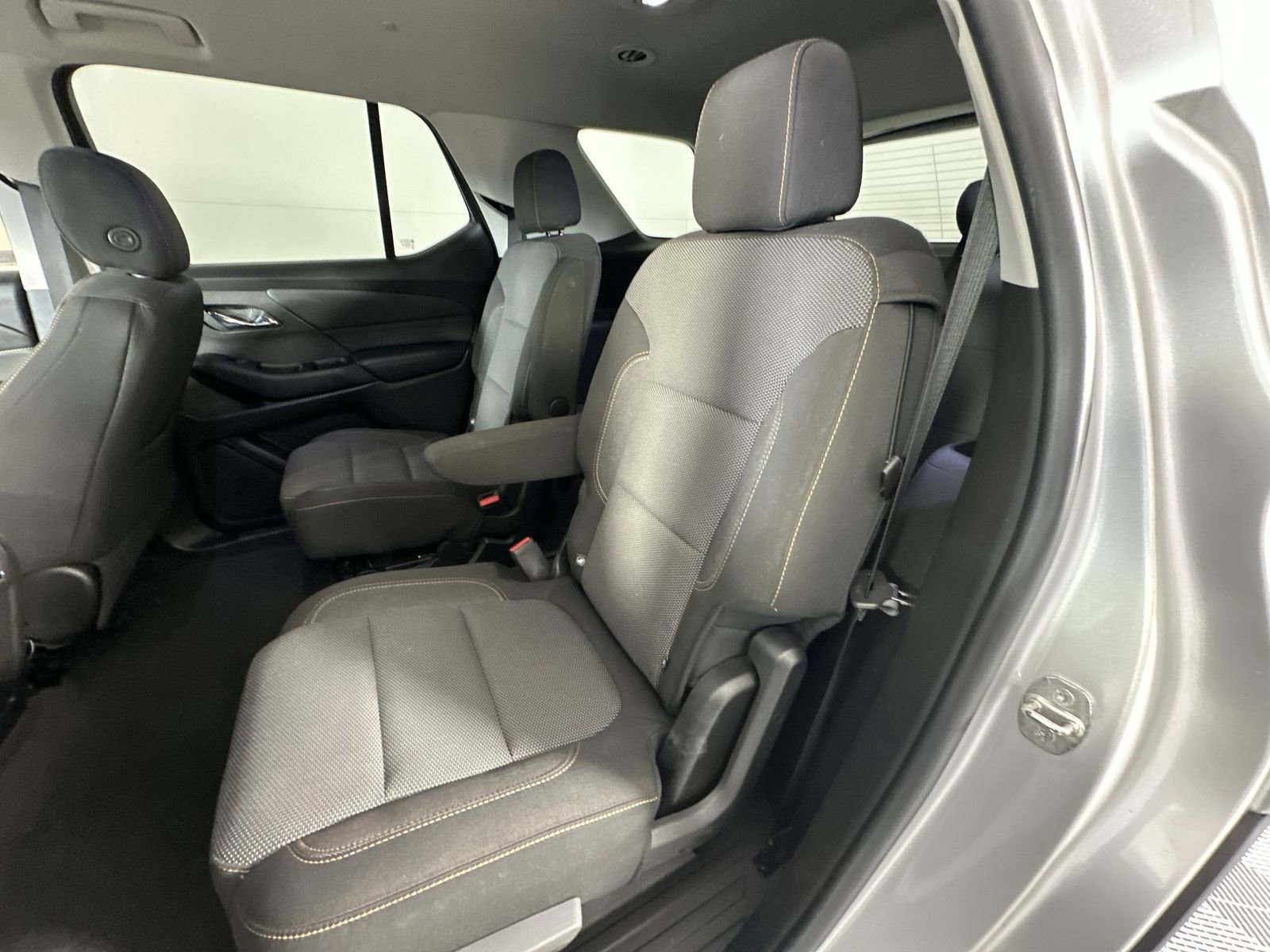 Used 2019 Chevrolet Traverse LT FWD image 23