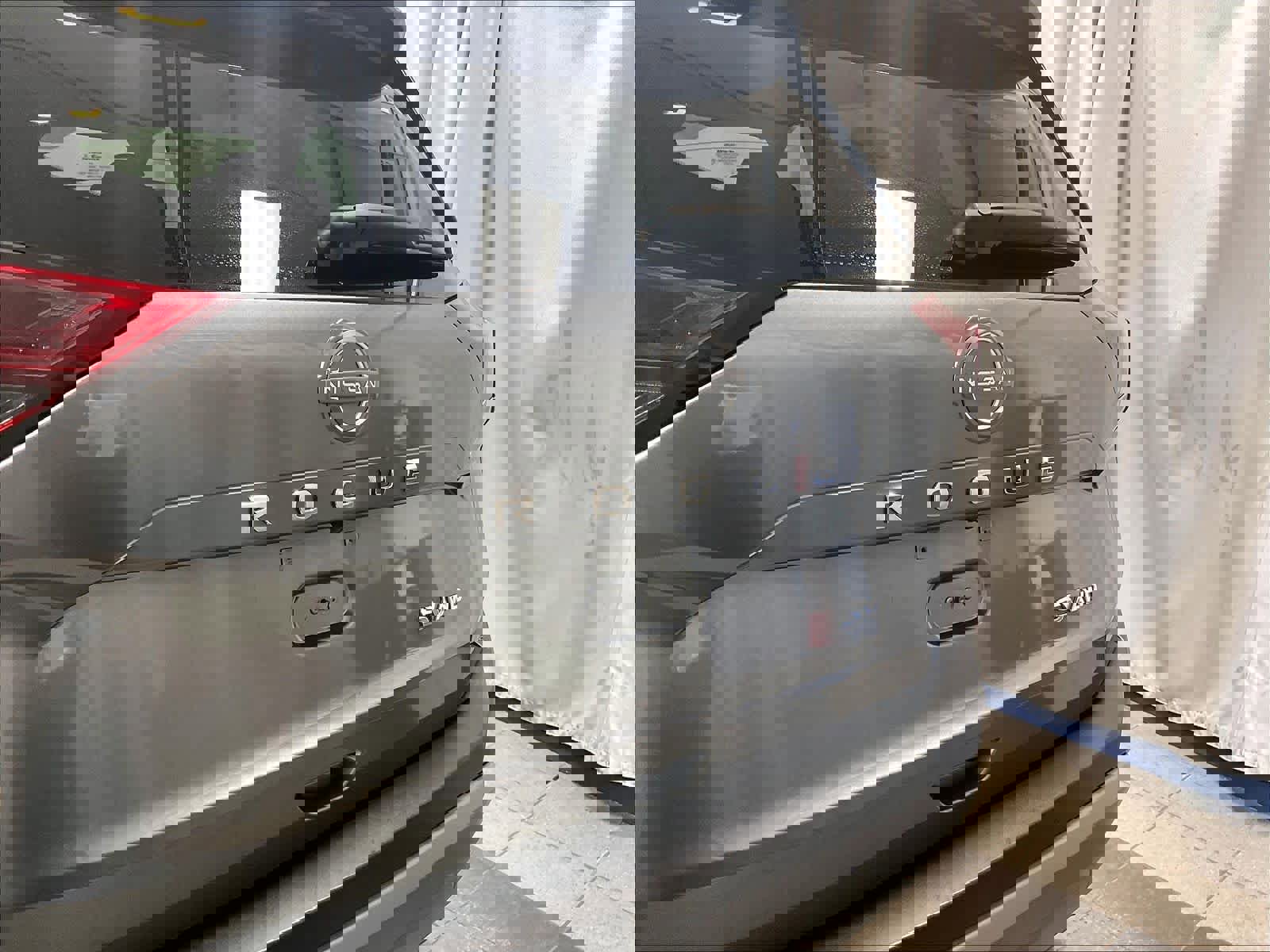 Used 2022 Nissan Rogue SV image 28