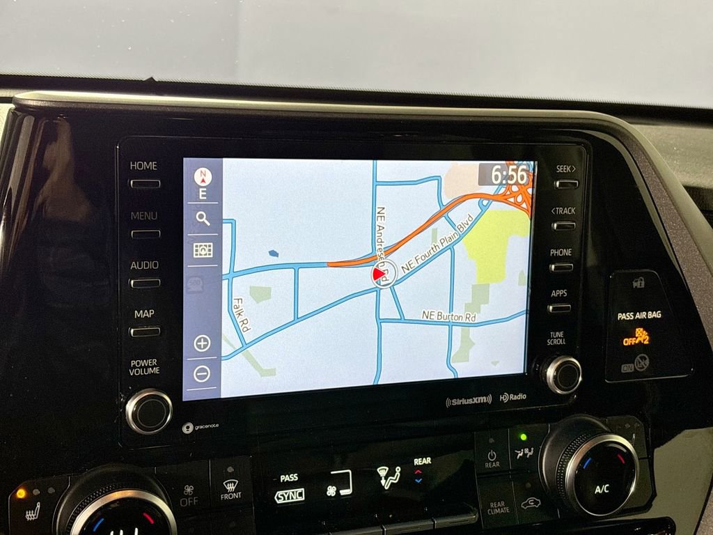 Used 2020 Toyota Highlander XLE image 16