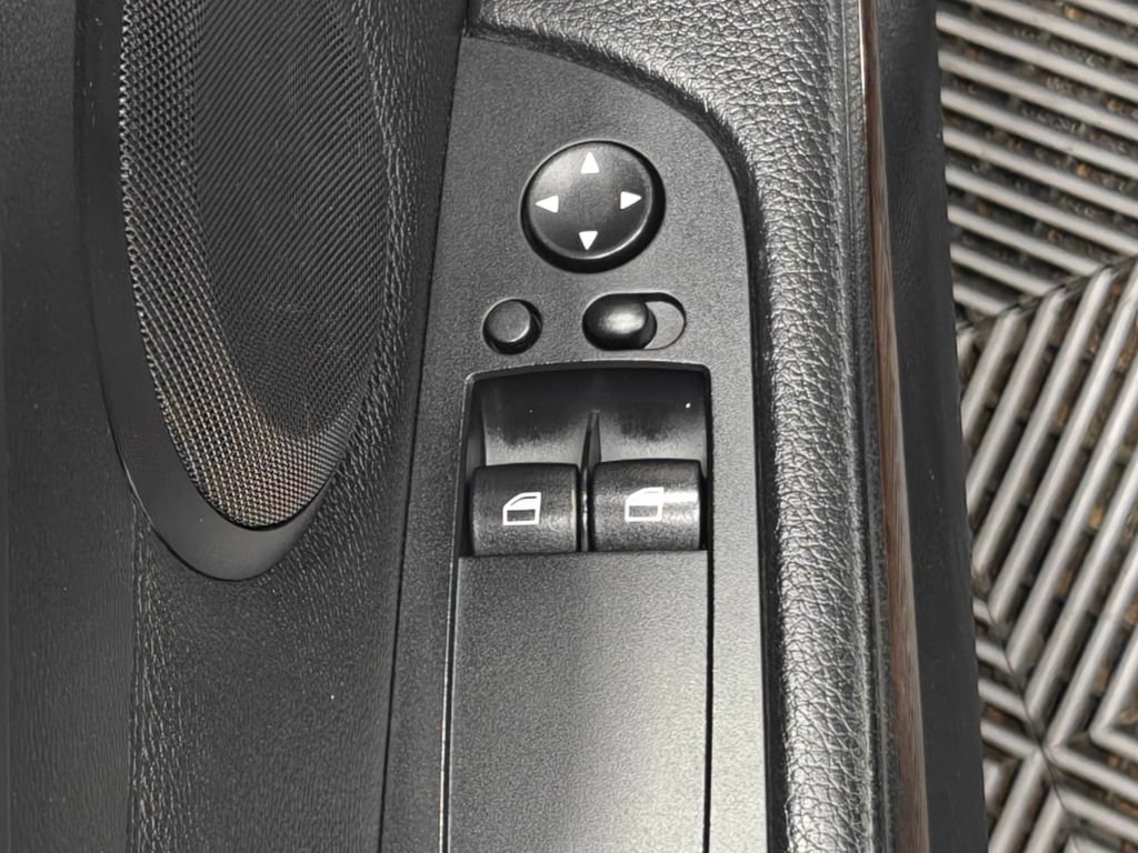 Used 2011 BMW 328i xDrive Coupe AWD/4WD image 35