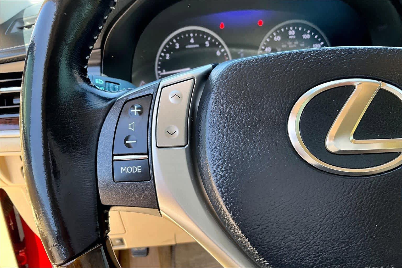 Used 2013 Lexus ES 350 w/ Luxury Pkg FWD image 22
