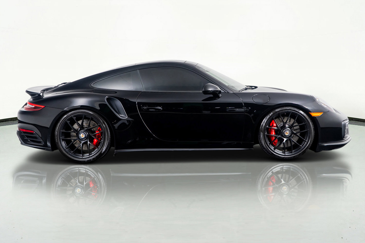 Used 2019 Porsche 911 Turbo w/ Light Design Package image 5