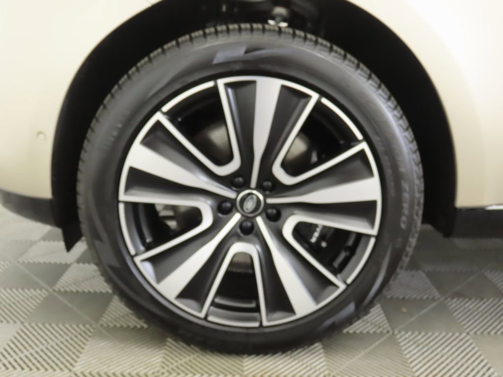 New 2025 Land Rover Range Rover SE image 31